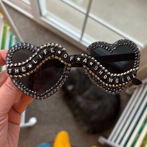 Heart-Shaped Signature Friendship Bracelet Black Sunglasses with Rhinestones